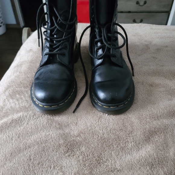 Dr. Martens Shoes - Dr marten boots